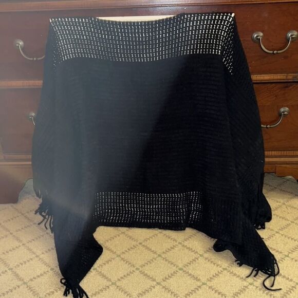 Hatattack black chenille feel solid & open weave poncho blanket wrap - Picture 4 of 8